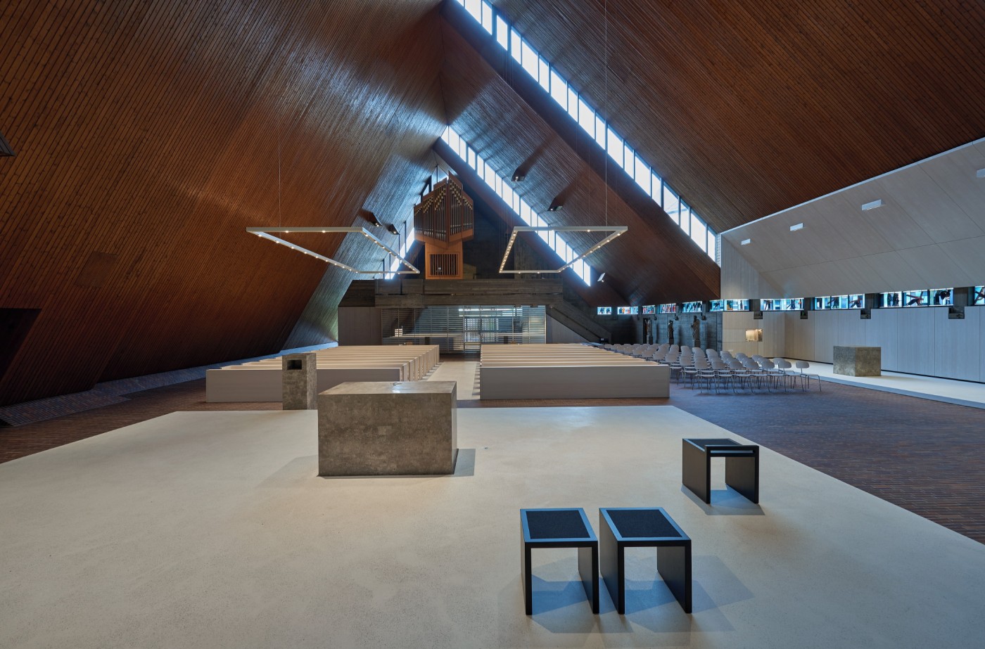 Altar with sedilia in the foreground